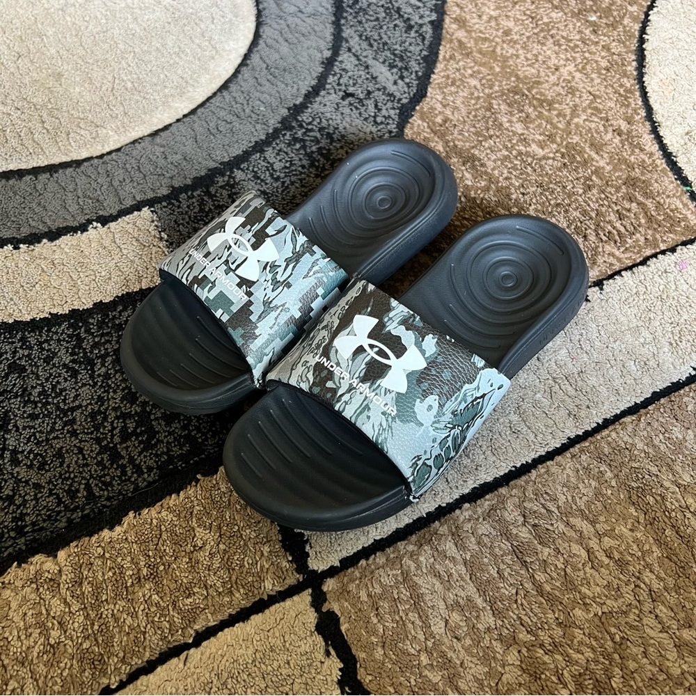 Big Boy Under Armour Size 4Y